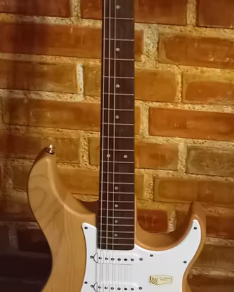 Chitarra elettrica Yamaha Pacifica 112JNS