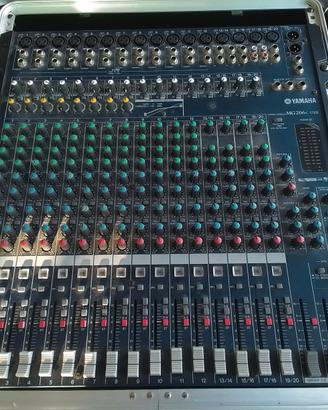 Mixer Yamaha Mg206c 20 canali USB con case
