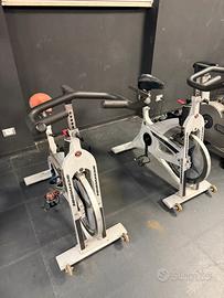 Schwinn spinning bike e cyclette technogym