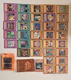 34 carte Yu-Gi-Oh originali con libretto e campo