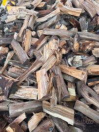 Legna da ardere per stufe e camini