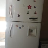 Frigorifero con erogatore