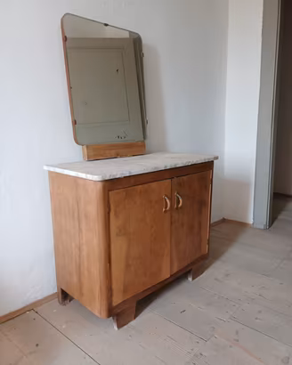 Mobile antica credenza
