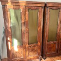 Coppia armadi antichi in stile