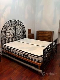 Letto matrimoniale in ferro battuto