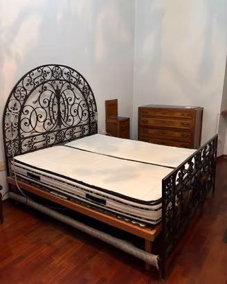 Letto matrimoniale in ferro battuto
