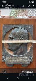 targa in bronzo di Benito Mussolini