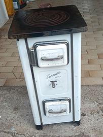 Stufa vintage funzionante e in buono stato