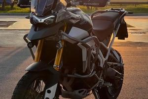 Triumph 900 rally pro