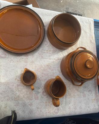 Set vintage in ceramicamarronesmaltata anni‘70/‘80