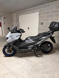 Yamaha T Max 560