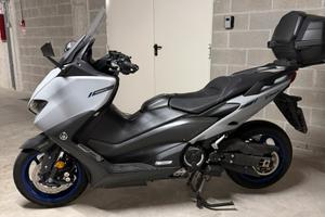 Yamaha T Max 560