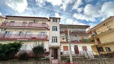 Trilocale in piccolo contesto con due box