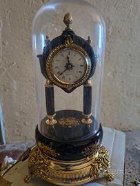 Orologio da tavolo con campana in vetro