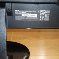 Monitor ASUS  HD  da 18,5 pollici.