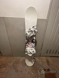 Snowboard donna con attacchi