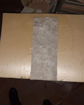 Piastrelle gradini e pietra per facciate e altro