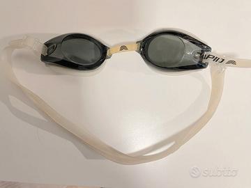 Occhiali nuoto