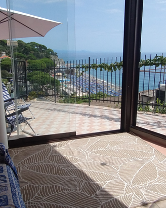 Loft indipendente con terrazza vista mare