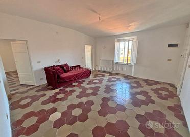 Piombino (LI), appartamento quadrilocale recenteme