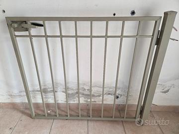 cancello completo di maniglia d apertura 