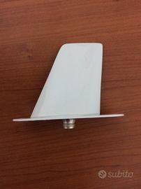 Antenna aeronautica ricevente-trasmittente