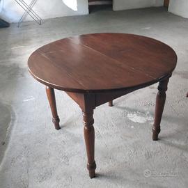 Tavolo e 6 sedie in legno - antiquariato