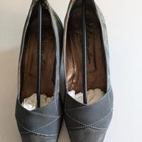 scarpa in camoscio grigio numero 34