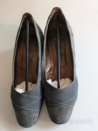 scarpa in camoscio grigio numero 34