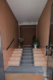 Ampio bilocale a Monza con balcone libero ora