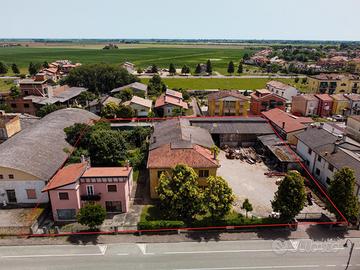 Complesso immobiliare a La Salute di Livenza (VE)