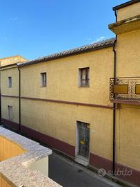 Indipendente da ristrutturare cortile interno