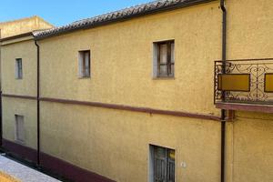 Indipendente da ristrutturare cortile interno