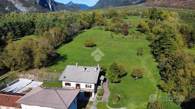 VILLA SINGOLA A TOLMEZZO
