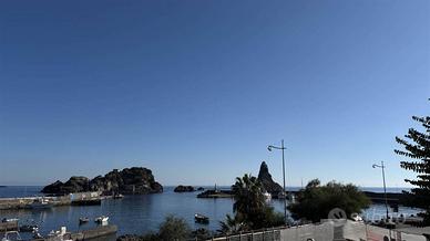 Immobile di 130 m² con 5 locali a Aci Castello