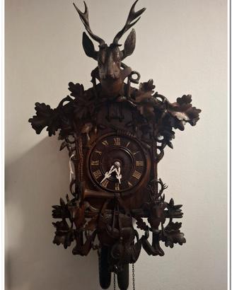 Antico orologio a cucù