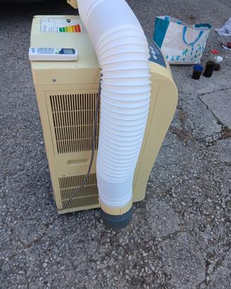 climatizzatore  fa  il freddo  e caldo .