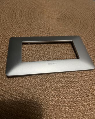 3 placche bticino grigio 4 moduli. Placca bticino