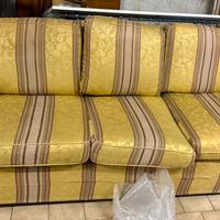 2 divani in tessuto colore giallo