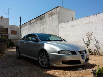 Alfa romeo gt - 2004