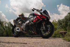 Aprilia Tuono V4 Factory 2023