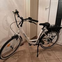 TEKLIO TC1 City Bike elettrica 26” bianca