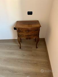 Comodini di antiquariato