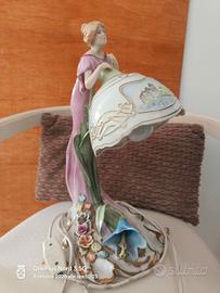 lampada antica in ceramica