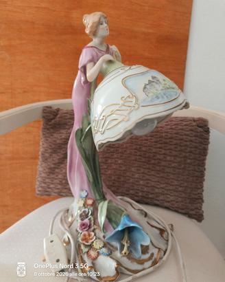 lampada antica in ceramica