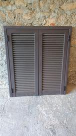 Due Persiane in alluminio marrone