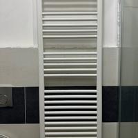 Scaldasalviette elettrico bianco