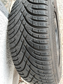 4 gomme invernali su dischi kleber 195 65 R15 91H