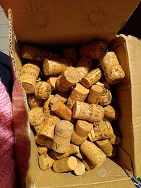 300 pezzi tappi in sughero usati 