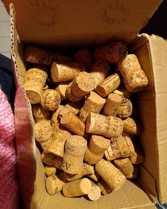 300 pezzi tappi in sughero usati 